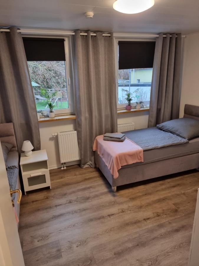 Gaestehaus-Ferienwohnung-Appartement Mit Terrasse - Naehe Kliniken/ Herzzentrum Bad Oeynhausen Buitenkant foto